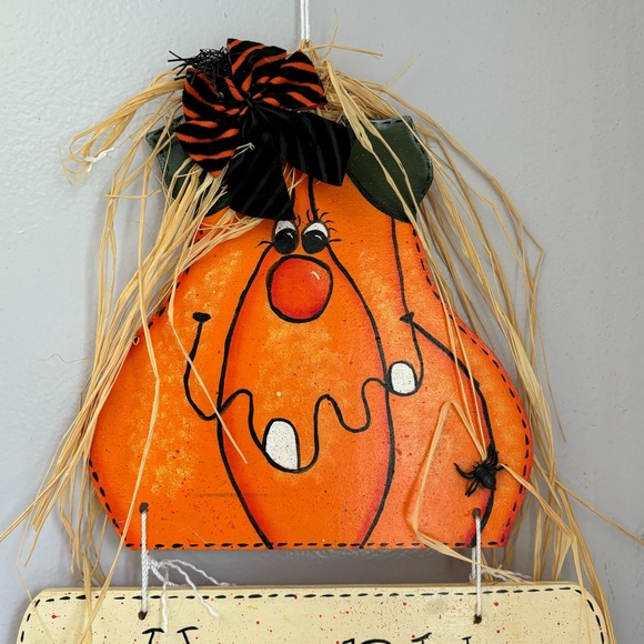 Mrs. Pumpkin Halloween Happy Haunting Wooden Hanging Sign Decoration - Picture 3 of 12
